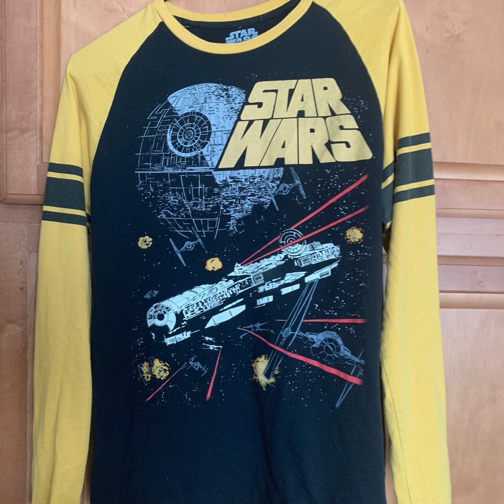 UNIQUE LONG SLEEVE STAR WARS  T SHIRT SIZE MEDIUM